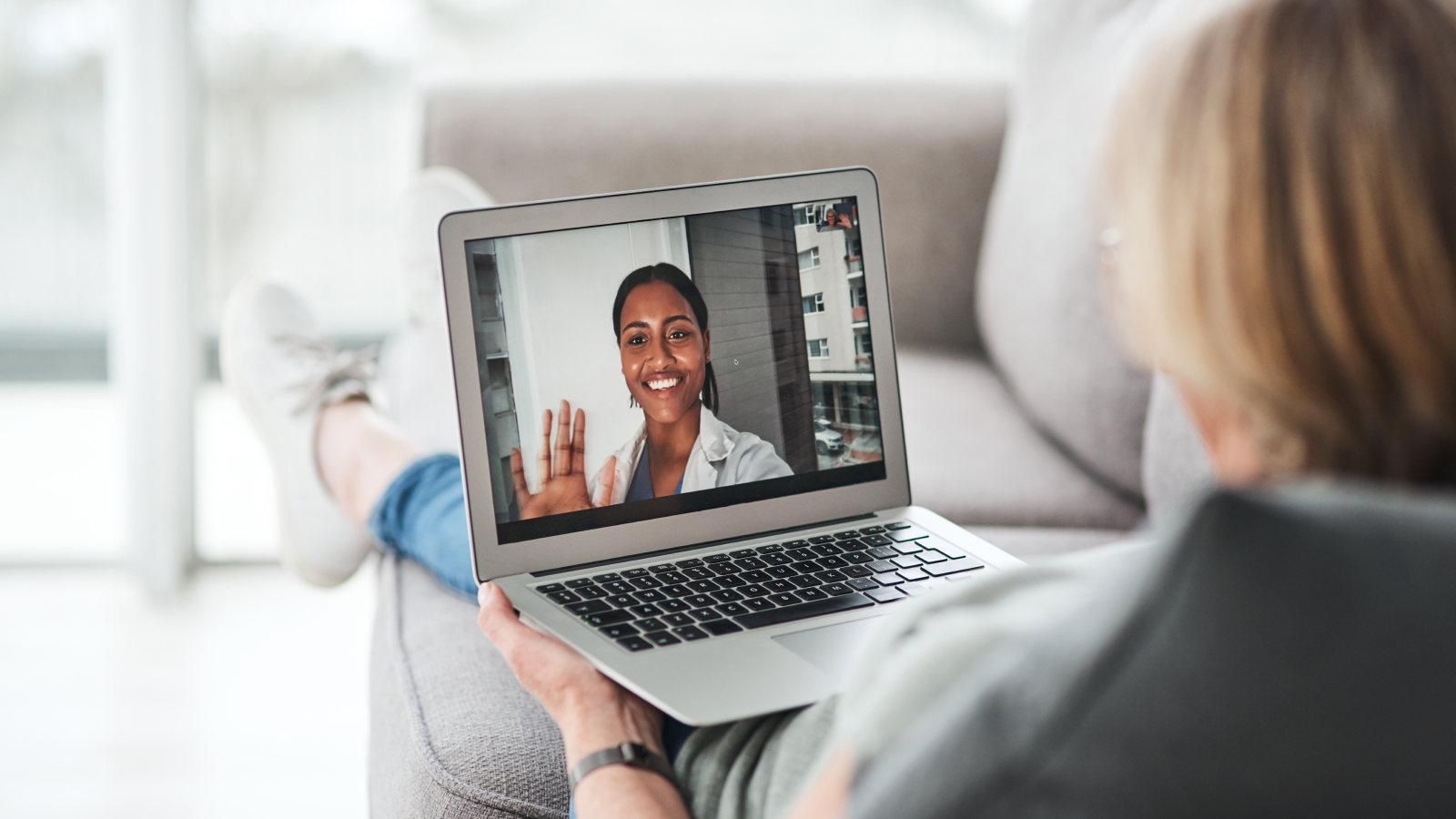 Real-Time Health Monitoring with Telemedicine: Improving Care from Afar