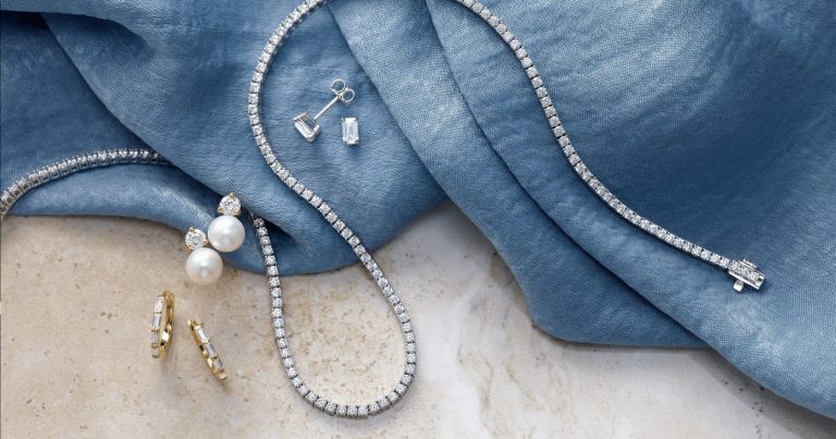 Upgrade Anniversary Gifts With Diamond Jewelry That Symbolizes Lasting Commitment